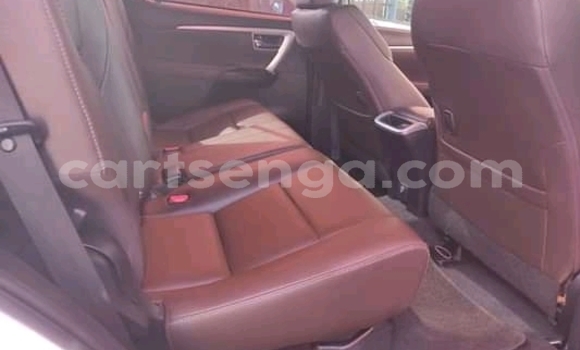 Buy Used Toyota Fortuner White Car in Ezulwini in Hhohho Buy Used Toyota Fortuner White Car in Ezulwini in Hhohho