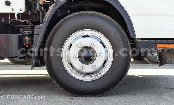 Buy Import Mitsubishi Carisma White Car in Import - Dubai in Hhohho Buy Import Mitsubishi Carisma White Car in Import - Dubai in Hhohho