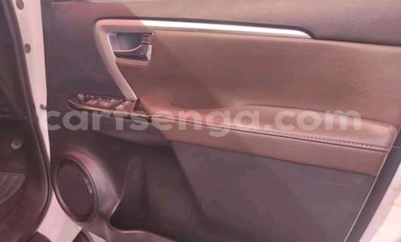 Buy Used Toyota Fortuner White Car in Ezulwini in Hhohho Buy Used Toyota Fortuner White Car in Ezulwini in Hhohho