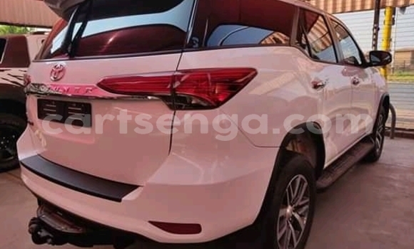 Buy Used Toyota Fortuner White Car in Ezulwini in Hhohho Buy Used Toyota Fortuner White Car in Ezulwini in Hhohho