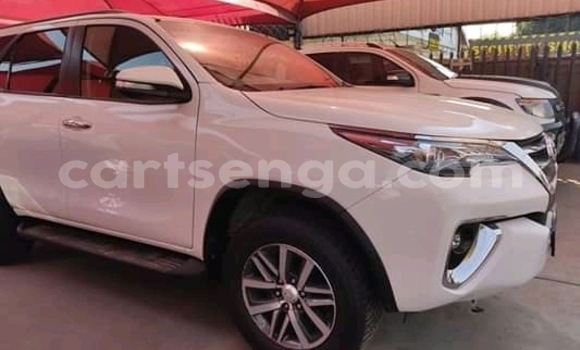 Buy Used Toyota Fortuner White Car in Ezulwini in Hhohho Buy Used Toyota Fortuner White Car in Ezulwini in Hhohho