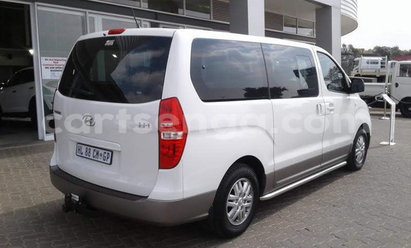 Acheter Occasion Voiture Hyundai H1 Gris à Mbabane, Manzini Acheter Occasion Voiture Hyundai H1 Gris à Mbabane, Manzini