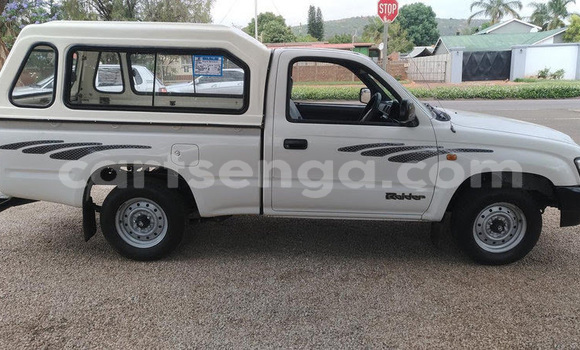 Buy Used Toyota Hilux White Car in Mbabane in Manzini Buy Used Toyota Hilux White Car in Mbabane in Manzini