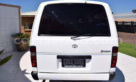 Buy Used Toyota Hiace White Car in Mbabane in Manzini Buy Used Toyota Hiace White Car in Mbabane in Manzini