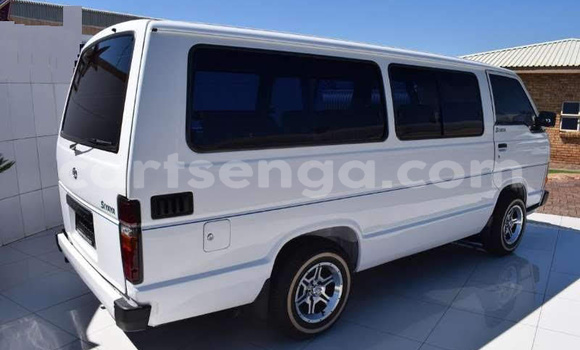 Buy Used Toyota Hiace White Car in Mbabane in Manzini Buy Used Toyota Hiace White Car in Mbabane in Manzini
