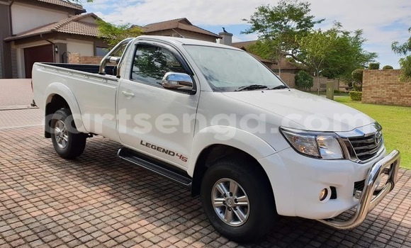 Nunua Ilio tumika Toyota Hilux White Gari ndani ya Mbabane nchini Manzini Nunua Ilio tumika Toyota Hilux White Gari ndani ya Mbabane nchini Manzini