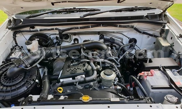 Buy Used Toyota Hilux White Car in Mbabane in Manzini Buy Used Toyota Hilux White Car in Mbabane in Manzini