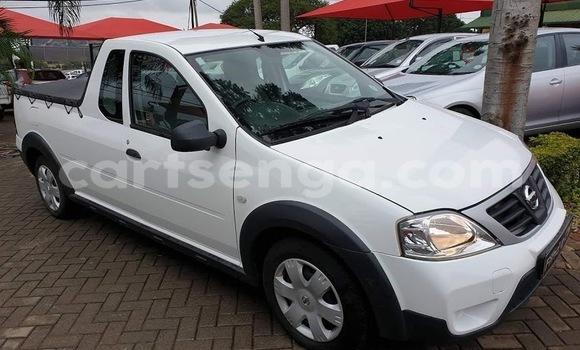 Nunua Ilio tumika Nissan NV200 White Gari ndani ya Mbabane nchini Manzini Nunua Ilio tumika Nissan NV200 White Gari ndani ya Mbabane nchini Manzini