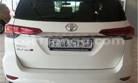 Acheter Occasion Voiture Toyota Fortuner Blanc à Mbabane, Manzini Acheter Occasion Voiture Toyota Fortuner Blanc à Mbabane, Manzini