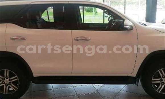 Acheter Occasion Voiture Toyota Fortuner Blanc à Mbabane, Manzini Acheter Occasion Voiture Toyota Fortuner Blanc à Mbabane, Manzini
