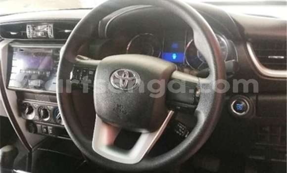 Acheter Occasion Voiture Toyota Fortuner Blanc à Mbabane, Manzini Acheter Occasion Voiture Toyota Fortuner Blanc à Mbabane, Manzini