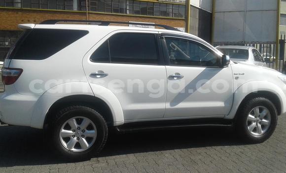 Acheter Occasion Voiture Toyota Fortuner Blanc à Ezulwini, Hhohho Acheter Occasion Voiture Toyota Fortuner Blanc à Ezulwini, Hhohho