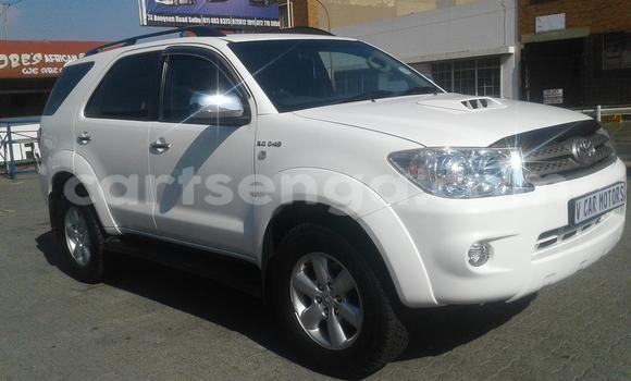 Acheter Occasion Voiture Toyota Fortuner Blanc à Ezulwini, Hhohho Acheter Occasion Voiture Toyota Fortuner Blanc à Ezulwini, Hhohho