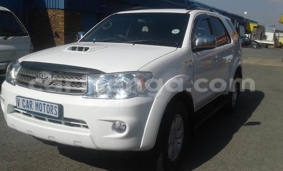 Acheter Occasion Voiture Toyota Fortuner Blanc à Ezulwini, Hhohho Acheter Occasion Voiture Toyota Fortuner Blanc à Ezulwini, Hhohho