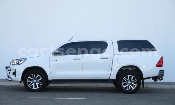 Buy Used Toyota Hilux White Car in Ezulwini in Hhohho Buy Used Toyota Hilux White Car in Ezulwini in Hhohho