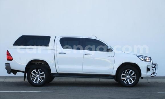 Buy Used Toyota Hilux White Car in Ezulwini in Hhohho Buy Used Toyota Hilux White Car in Ezulwini in Hhohho
