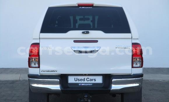 Buy Used Toyota Hilux White Car in Ezulwini in Hhohho Buy Used Toyota Hilux White Car in Ezulwini in Hhohho