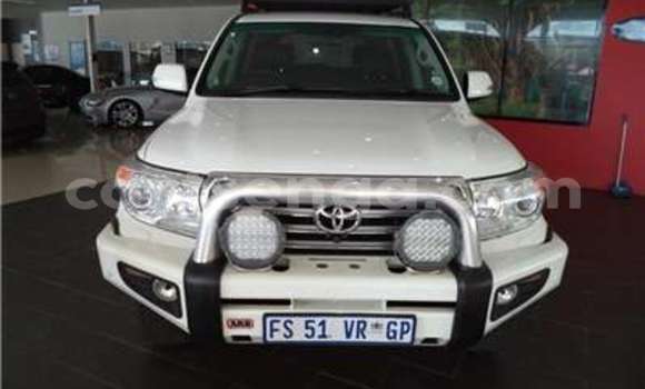 Acheter Occasion Voiture Toyota Land Cruiser Blanc à Big Bend, Lubombo Acheter Occasion Voiture Toyota Land Cruiser Blanc à Big Bend, Lubombo