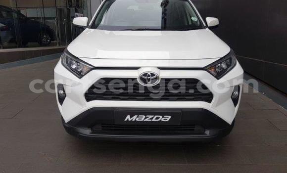 Nunua Ilio tumika Toyota RAV4 White Gari ndani ya Ezulwini nchini Hhohho Nunua Ilio tumika Toyota RAV4 White Gari ndani ya Ezulwini nchini Hhohho