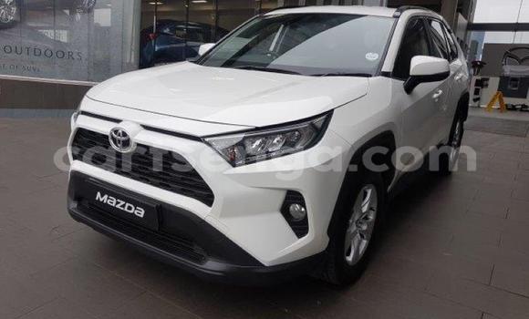 Buy Used Toyota RAV4 White Car in Ezulwini in Hhohho Buy Used Toyota RAV4 White Car in Ezulwini in Hhohho
