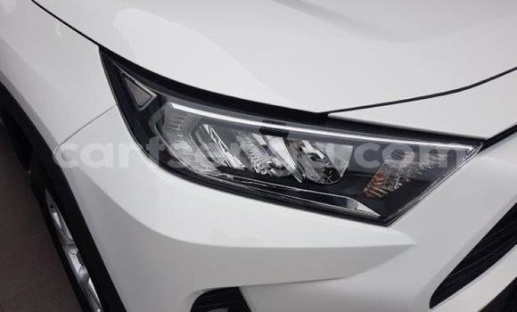 Buy Used Toyota RAV4 White Car in Ezulwini in Hhohho Buy Used Toyota RAV4 White Car in Ezulwini in Hhohho