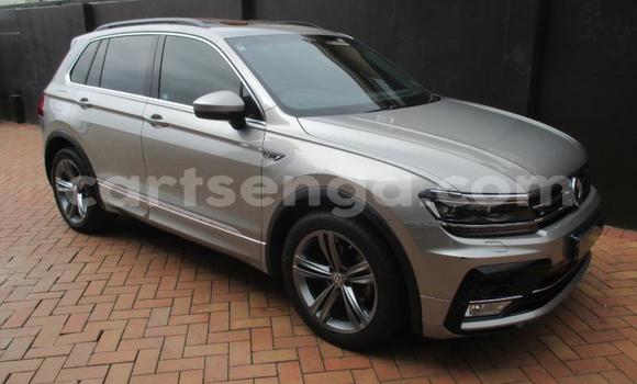 Nunua Ilio tumika Volkswagen Tiguan Silver Gari ndani ya Ezulwini nchini Hhohho