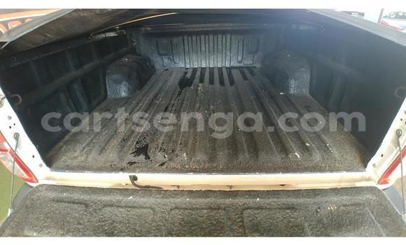 Acheter Occasion Voiture Toyota Hilux Blanc à Ezulwini, Hhohho Acheter Occasion Voiture Toyota Hilux Blanc à Ezulwini, Hhohho