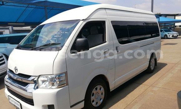 Buy Used Toyota Hiace White Car in Ezulwini in Hhohho Buy Used Toyota Hiace White Car in Ezulwini in Hhohho