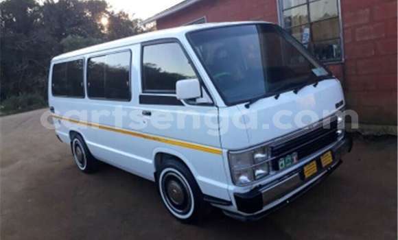 Nunua Ilio tumika Toyota Hiace White Gari ndani ya Hlatikulu nchini Wilaya ya Shiselweni