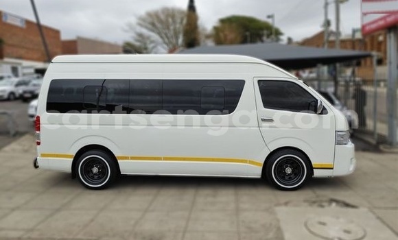 Nunua Ilio tumika Toyota Hiace White Gari ndani ya Hlatikulu nchini Wilaya ya Shiselweni Nunua Ilio tumika Toyota Hiace White Gari ndani ya Hlatikulu nchini Wilaya ya Shiselweni