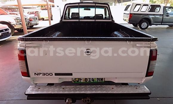 Buy Used Nissan NP 300 White Car in Mbabane in Manzini Buy Used Nissan NP 300 White Car in Mbabane in Manzini