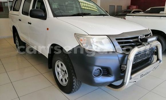 Nunua Ilio tumika Toyota Hilux White Gari ndani ya Mbabane nchini Manzini Nunua Ilio tumika Toyota Hilux White Gari ndani ya Mbabane nchini Manzini