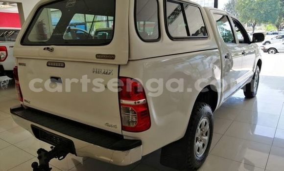 Nunua Ilio tumika Toyota Hilux White Gari ndani ya Mbabane nchini Manzini Nunua Ilio tumika Toyota Hilux White Gari ndani ya Mbabane nchini Manzini