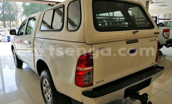 Nunua Ilio tumika Toyota Hilux White Gari ndani ya Mbabane nchini Manzini Nunua Ilio tumika Toyota Hilux White Gari ndani ya Mbabane nchini Manzini