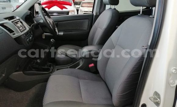 Nunua Ilio tumika Toyota Hilux White Gari ndani ya Mbabane nchini Manzini Nunua Ilio tumika Toyota Hilux White Gari ndani ya Mbabane nchini Manzini