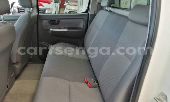Nunua Ilio tumika Toyota Hilux White Gari ndani ya Mbabane nchini Manzini Nunua Ilio tumika Toyota Hilux White Gari ndani ya Mbabane nchini Manzini