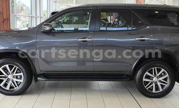 Nunua Ilio tumika Toyota Fortuner Silver Gari ndani ya Hlatikulu nchini Wilaya ya Shiselweni Nunua Ilio tumika Toyota Fortuner Silver Gari ndani ya Hlatikulu nchini Wilaya ya Shiselweni