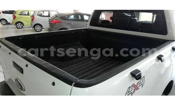 Nunua Ilio tumika Ford Ranger White Gari ndani ya Mbabane nchini Manzini Nunua Ilio tumika Ford Ranger White Gari ndani ya Mbabane nchini Manzini