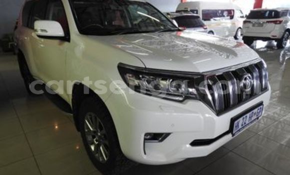 Nunua Ilio tumika Toyota Prado White Gari ndani ya Mbabane nchini Manzini Nunua Ilio tumika Toyota Prado White Gari ndani ya Mbabane nchini Manzini