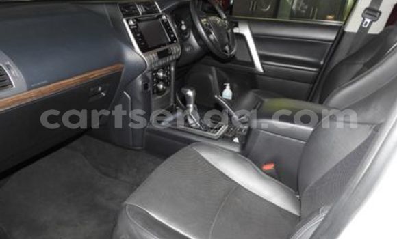Nunua Ilio tumika Toyota Prado White Gari ndani ya Mbabane nchini Manzini Nunua Ilio tumika Toyota Prado White Gari ndani ya Mbabane nchini Manzini
