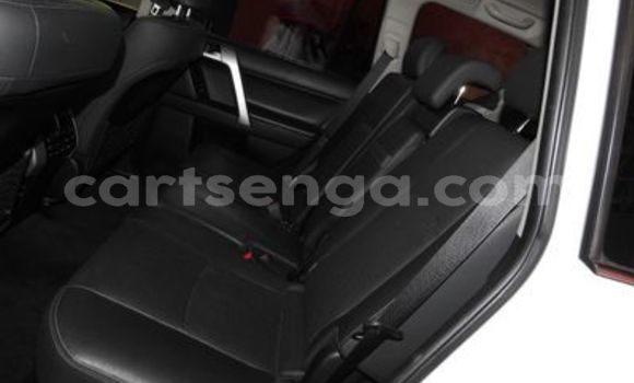 Nunua Ilio tumika Toyota Prado White Gari ndani ya Mbabane nchini Manzini Nunua Ilio tumika Toyota Prado White Gari ndani ya Mbabane nchini Manzini