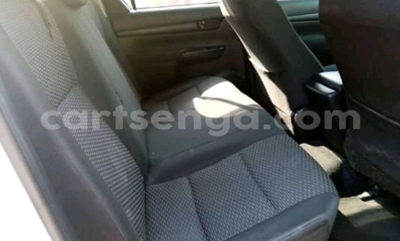 Buy Used Toyota Hilux White Car in Ezulwini in Hhohho Buy Used Toyota Hilux White Car in Ezulwini in Hhohho