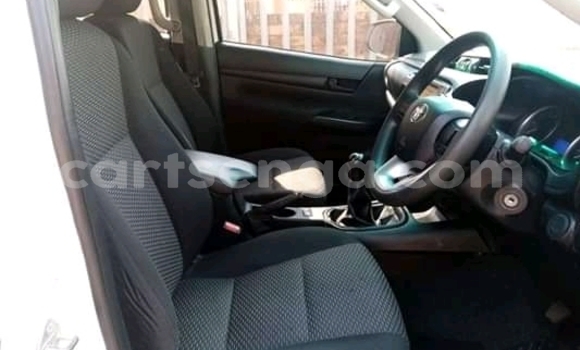 Buy Used Toyota Hilux White Car in Ezulwini in Hhohho Buy Used Toyota Hilux White Car in Ezulwini in Hhohho