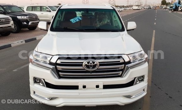 Buy Import Toyota Land Cruiser White Car in Import - Dubai in Hhohho Buy Import Toyota Land Cruiser White Car in Import - Dubai in Hhohho