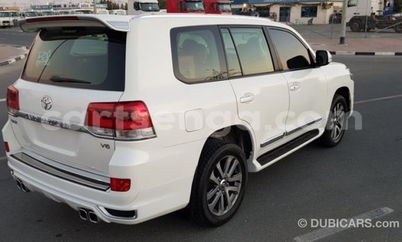 Buy Import Toyota Land Cruiser White Car in Import - Dubai in Hhohho Buy Import Toyota Land Cruiser White Car in Import - Dubai in Hhohho