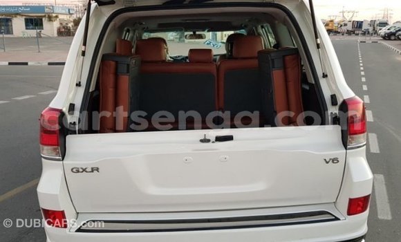 Buy Import Toyota Land Cruiser White Car in Import - Dubai in Hhohho Buy Import Toyota Land Cruiser White Car in Import - Dubai in Hhohho