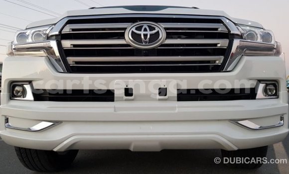 Buy Import Toyota Land Cruiser White Car in Import - Dubai in Hhohho Buy Import Toyota Land Cruiser White Car in Import - Dubai in Hhohho