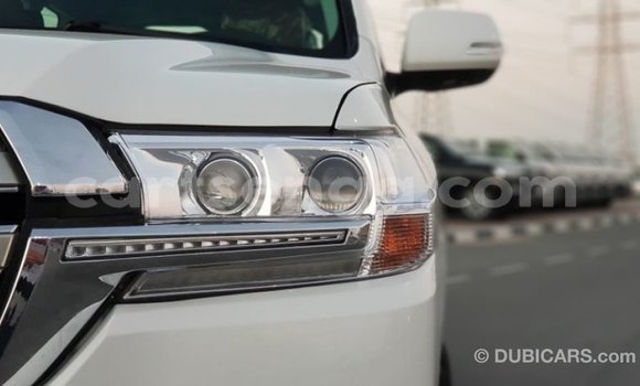 Buy Import Toyota Land Cruiser White Car in Import - Dubai in Hhohho Buy Import Toyota Land Cruiser White Car in Import - Dubai in Hhohho