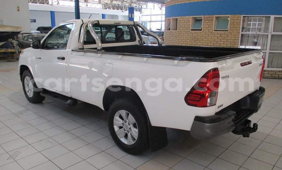Buy Used Toyota Hilux White Car in Mbabane in Manzini Buy Used Toyota Hilux White Car in Mbabane in Manzini