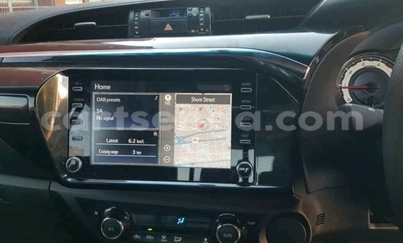 Nunua Ilio tumika Toyota Hilux White Gari ndani ya Manzini nchini Manzini Nunua Ilio tumika Toyota Hilux White Gari ndani ya Manzini nchini Manzini